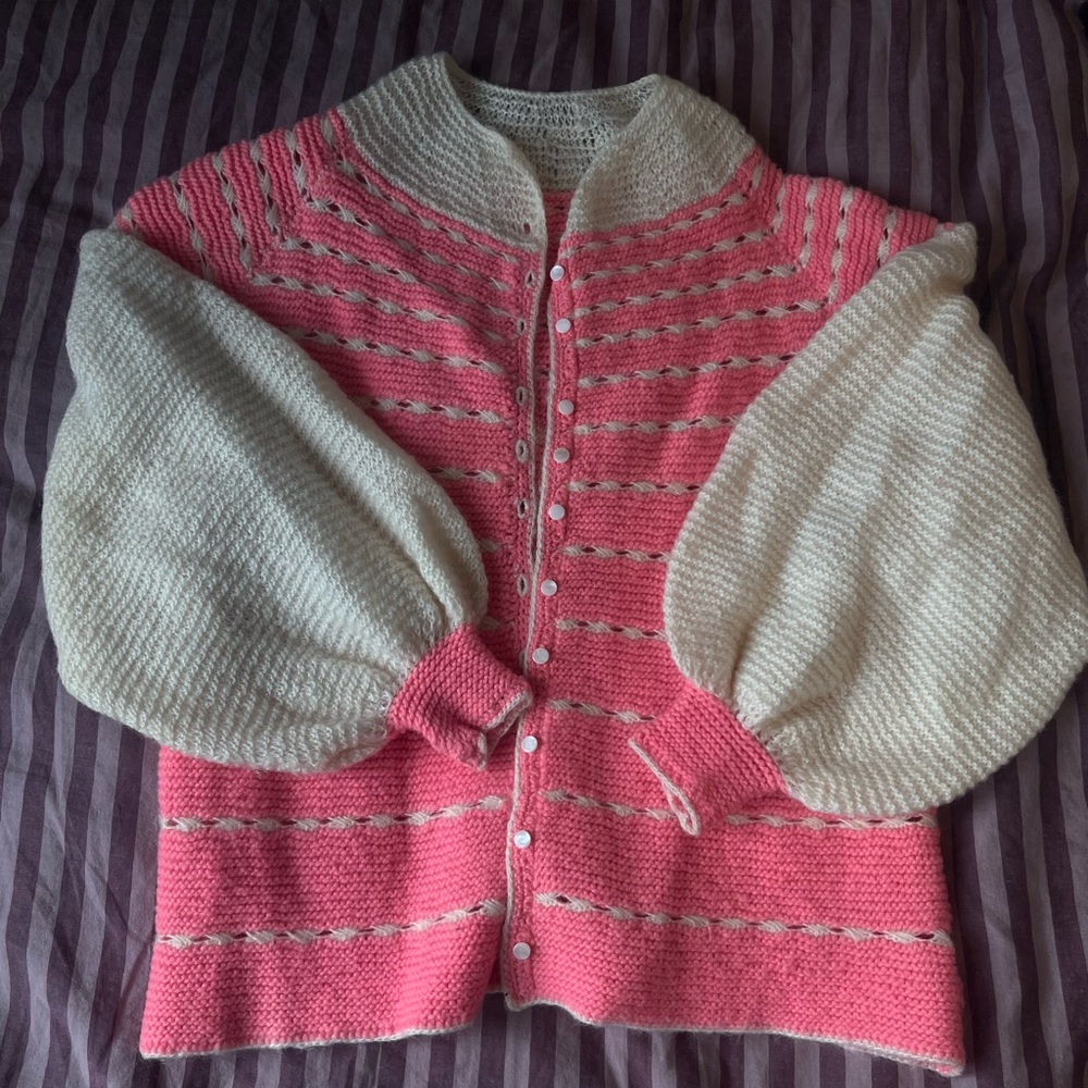 RARE HAND KNIT PUFF SLEEVE PINK/WHITE SWEATER